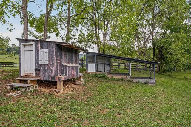 $699,000 | 1423 Moodyville Loop, Byrdstown, TN 38549