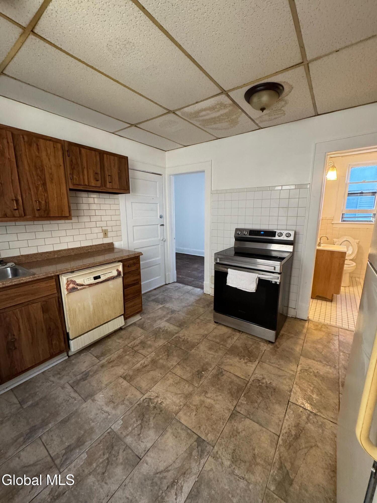 248 Catherine Street Albany, NY 12209 - Photo 18 of 32 IMG_6377