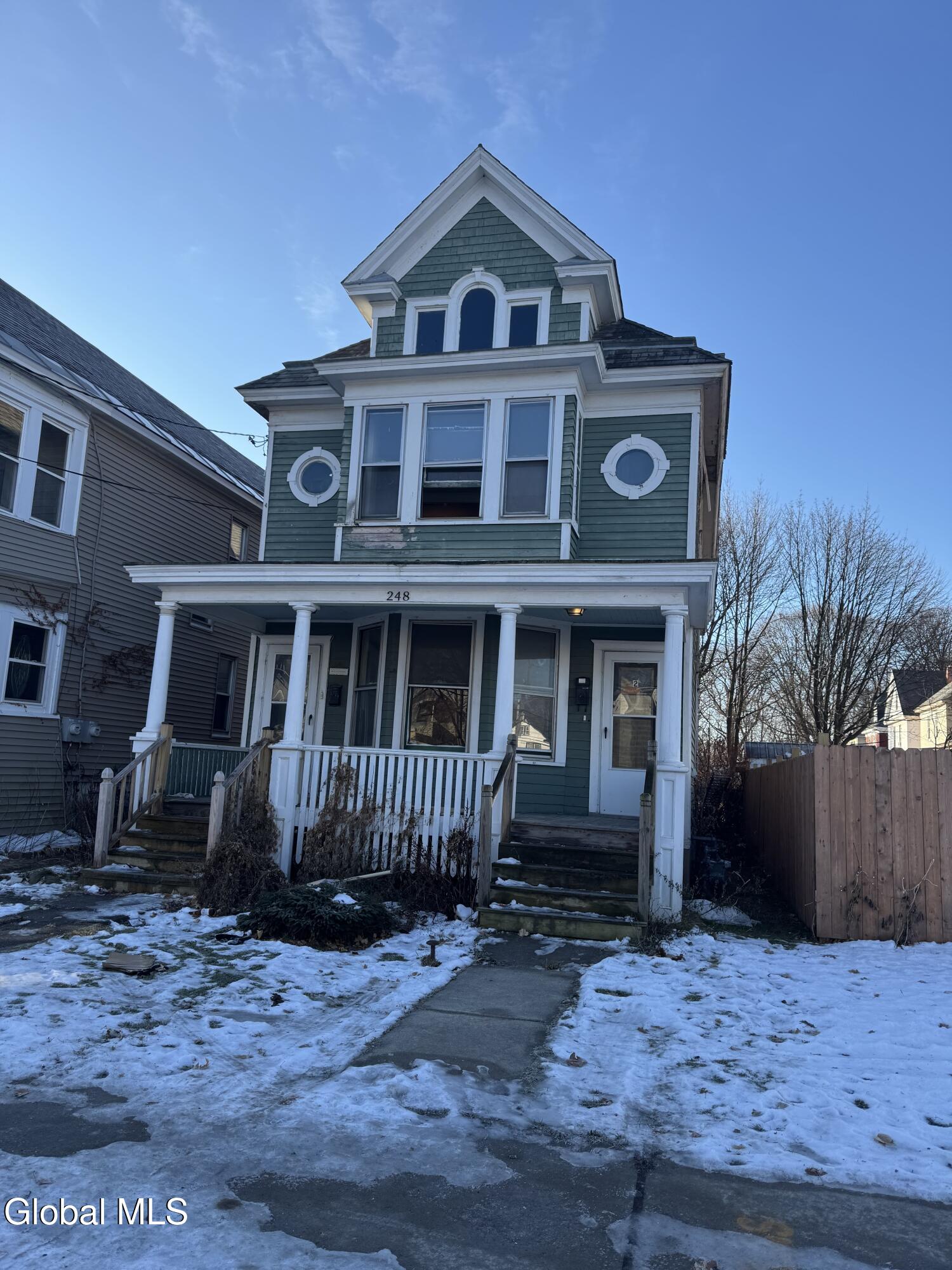 248 Catherine Street Albany, NY 12209 - Photo 2 of 32 IMG_6332 2