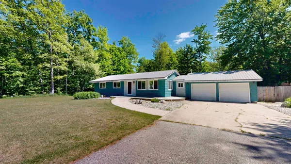 $223,000 | 3042 Bischoff Road, Harrison, MI 48625