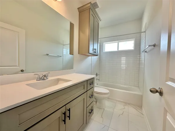 $379,999 | 404 Young Street, Buda, TX 78610