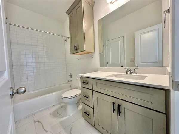 $379,999 | 404 Young Street, Buda, TX 78610