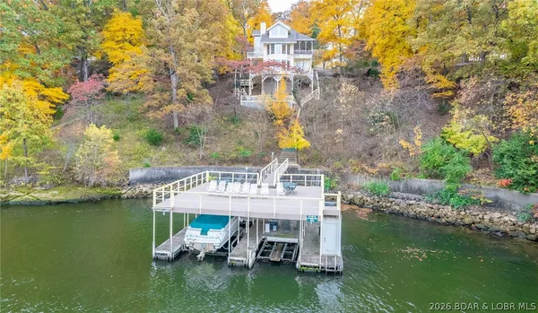 $925,000 | 213 Crown Point Drive, Four Seasons, MO 65049