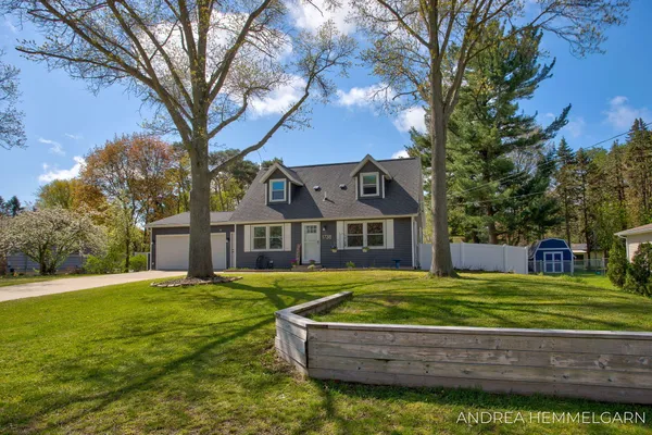 $389,000 | 1738 Columbus Street, Holland, MI 49424