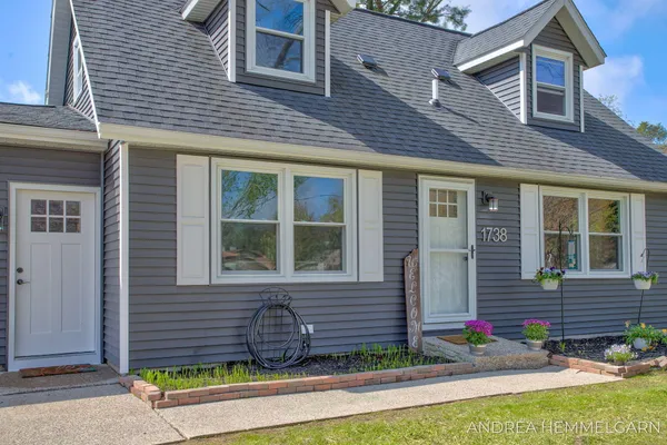 $389,000 | 1738 Columbus Street, Holland, MI 49424