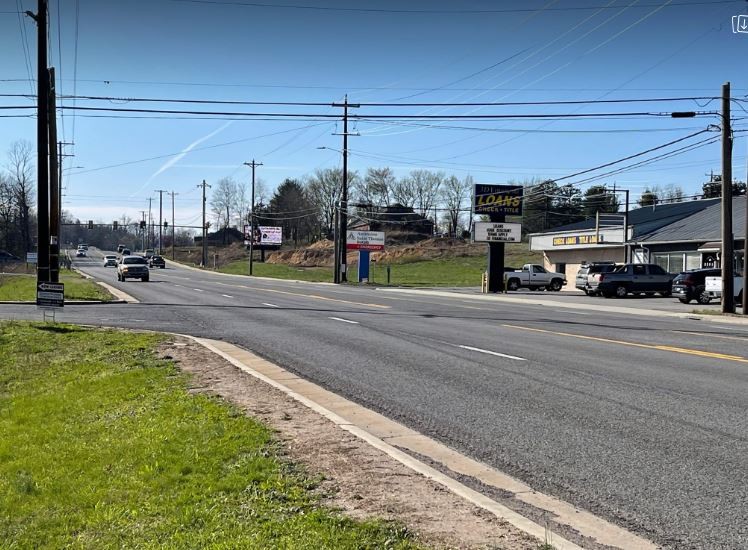 481 West Broad Street Smithville, TN 37166 - Photo 5 of 27 a view of a street with cars