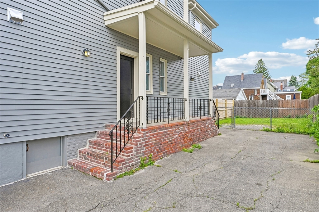 18 Balcomb Street, Unit B Salem, MA 01970 - Photo 22 of 32