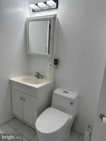 $2,200 | 12 South Van Dorn Street, Unit 406, Alexandria, VA 22304