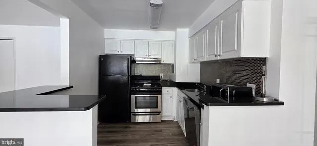 $2,200 | 12 South Van Dorn Street, Unit 406, Alexandria, VA 22304