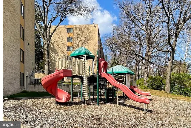 $2,200 | 12 South Van Dorn Street, Unit 406, Alexandria, VA 22304