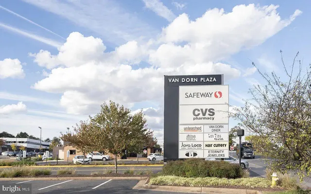 $2,200 | 12 South Van Dorn Street, Unit 406, Alexandria, VA 22304