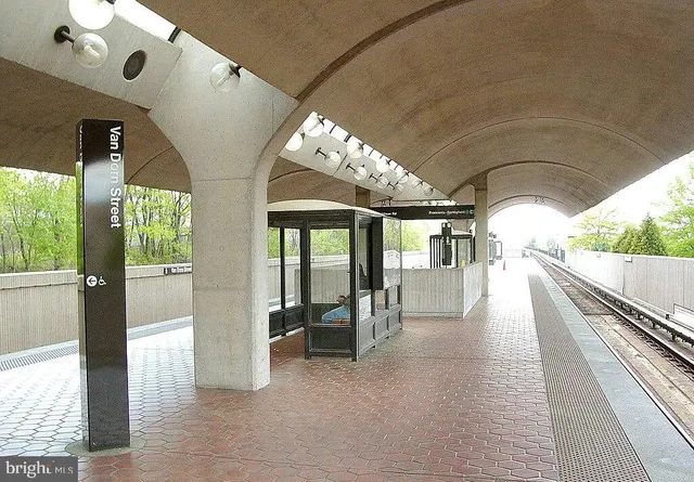 $2,200 | 12 South Van Dorn Street, Unit 406, Alexandria, VA 22304