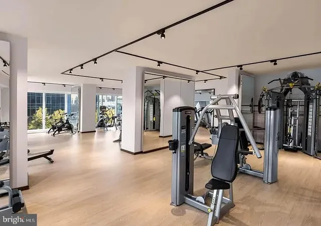 $2,200 | 12 South Van Dorn Street, Unit 406, Alexandria, VA 22304