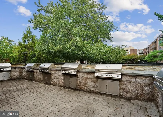 $2,200 | 12 South Van Dorn Street, Unit 406, Alexandria, VA 22304