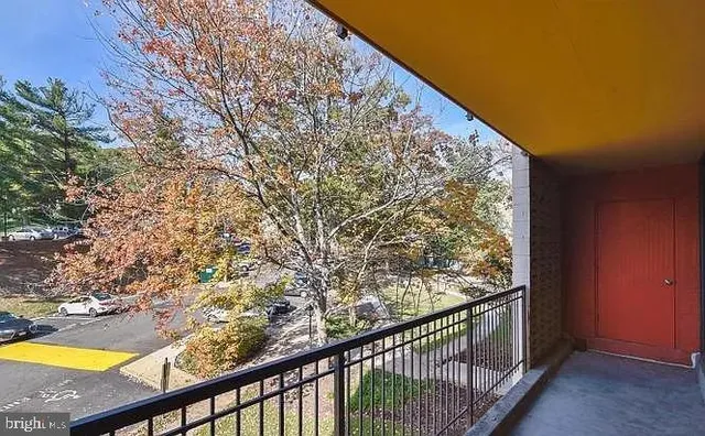 $2,200 | 12 South Van Dorn Street, Unit 406, Alexandria, VA 22304