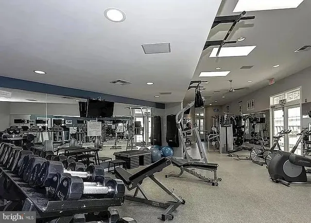 $2,200 | 12 South Van Dorn Street, Unit 406, Alexandria, VA 22304