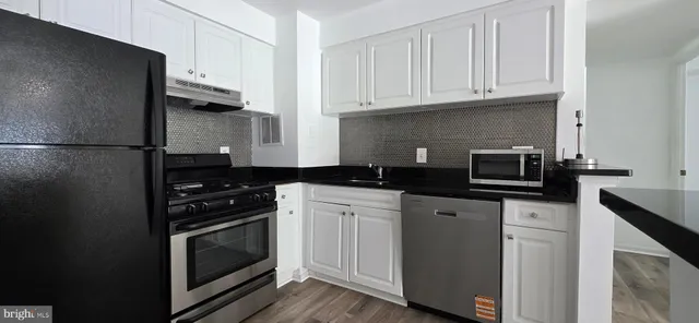 $2,200 | 12 South Van Dorn Street, Unit 406, Alexandria, VA 22304