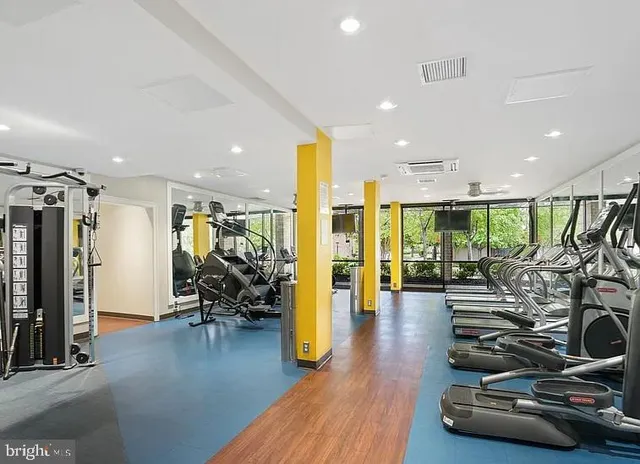 $2,200 | 12 South Van Dorn Street, Unit 406, Alexandria, VA 22304