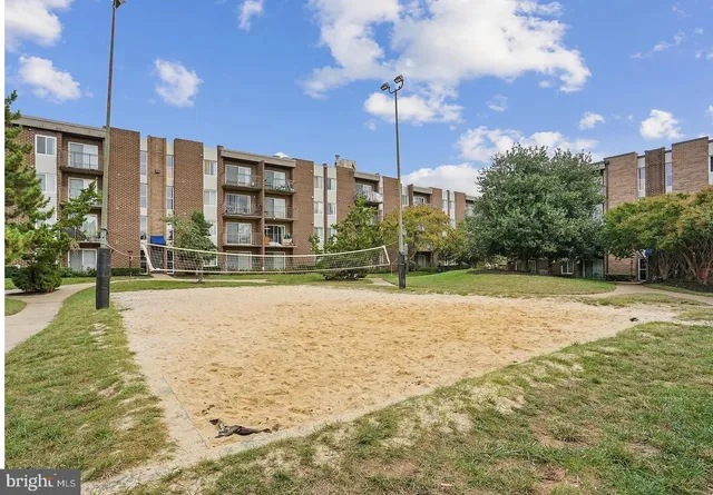 $2,200 | 12 South Van Dorn Street, Unit 406, Alexandria, VA 22304