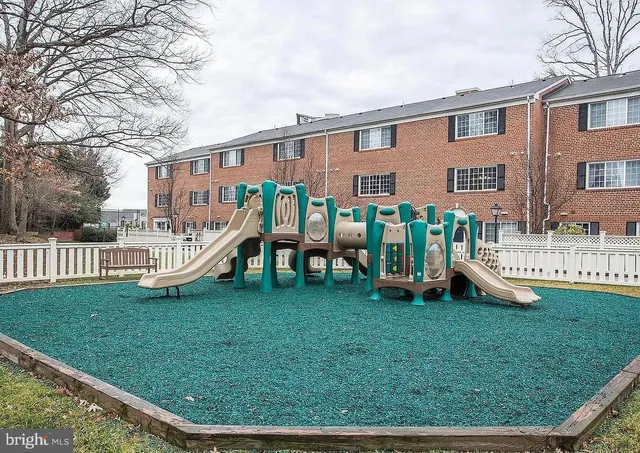 $2,200 | 12 South Van Dorn Street, Unit 406, Alexandria, VA 22304