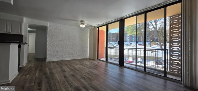 $2,200 | 12 South Van Dorn Street, Unit 406, Alexandria, VA 22304