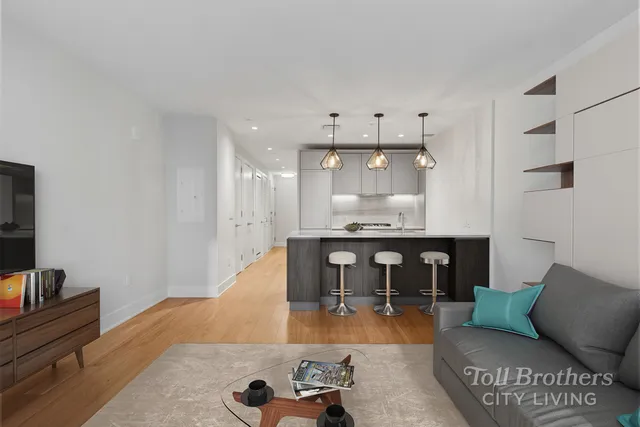 $949,500 | 218 West 103rd Street, Unit 2A | Upper West Side