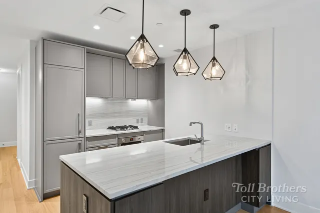 $949,500 | 218 West 103rd Street, Unit 2A | Upper West Side