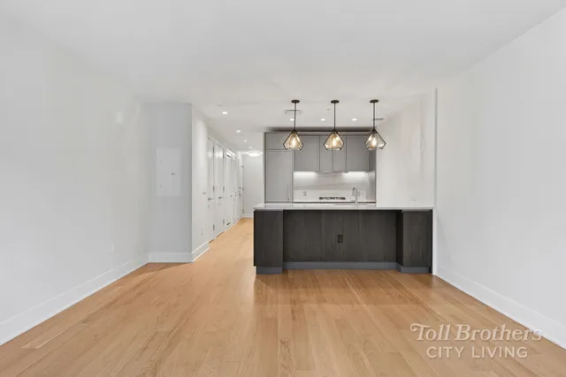 $949,500 | 218 West 103rd Street, Unit 2A | Upper West Side