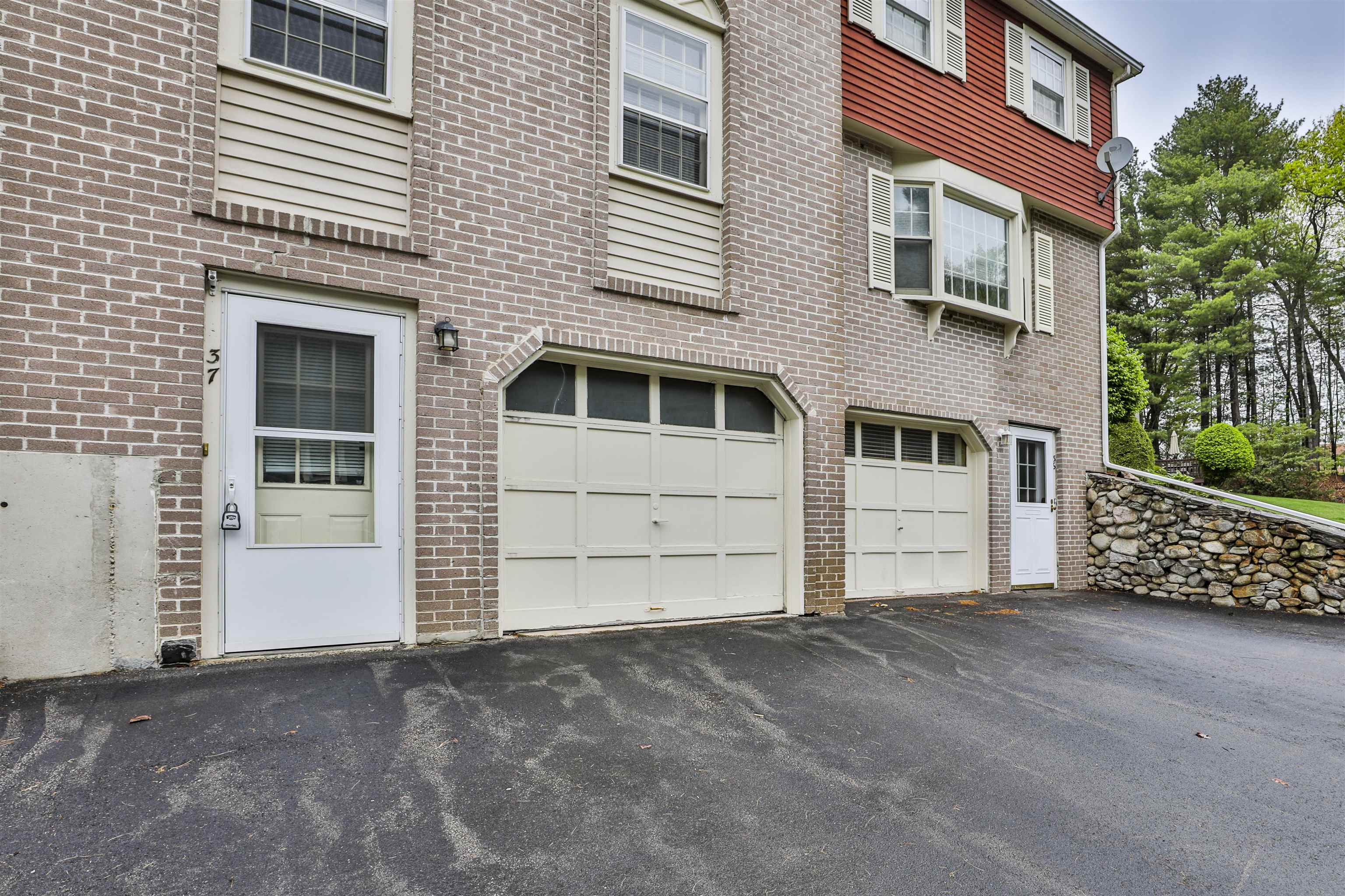 37 Cannongate III Road Nashua, NH 03063 - Photo 3 of 25