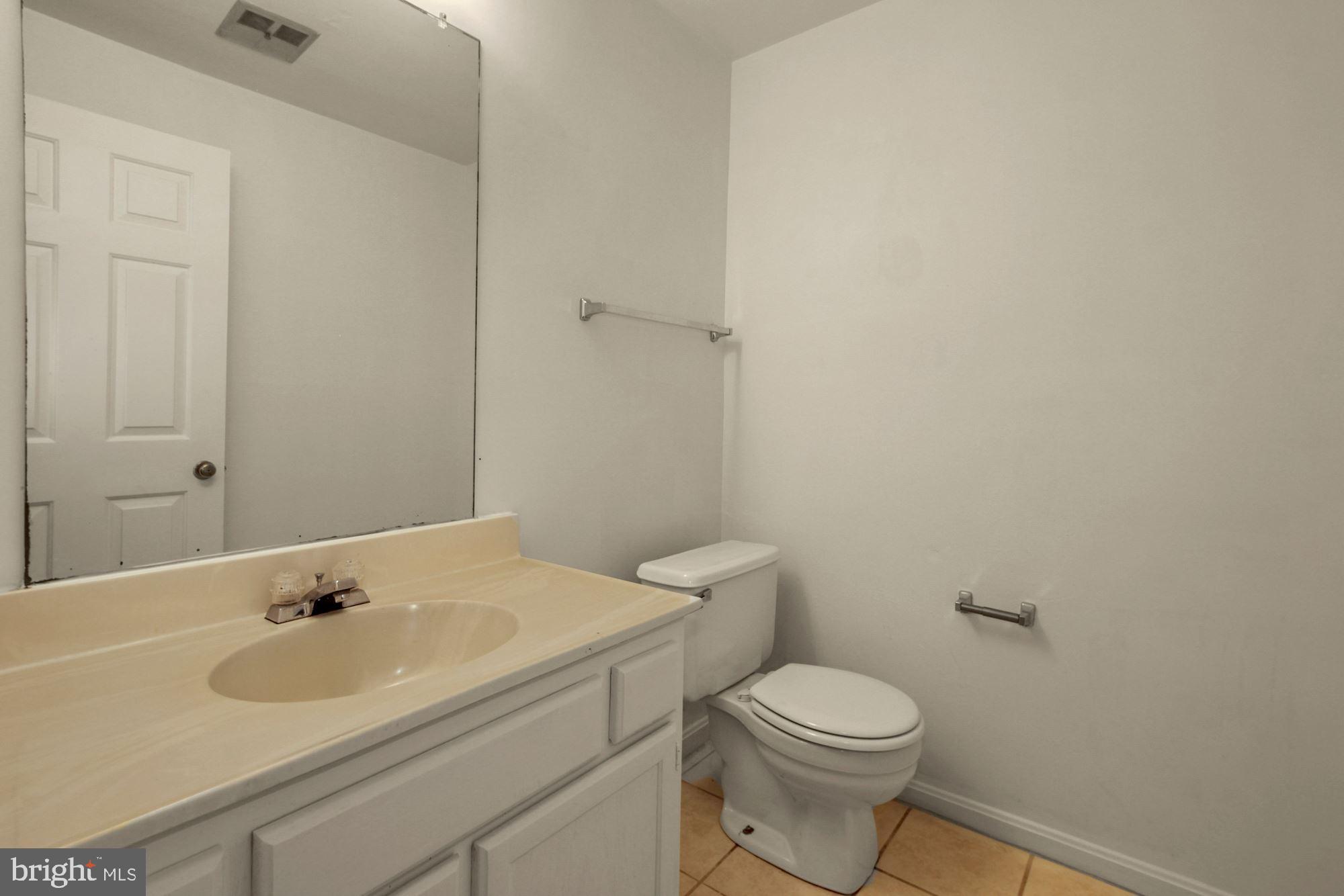 214 Finale Terrace Silver Spring, MD 20901 - Photo 13 of 32 MAIN FLOOR HALF BATH