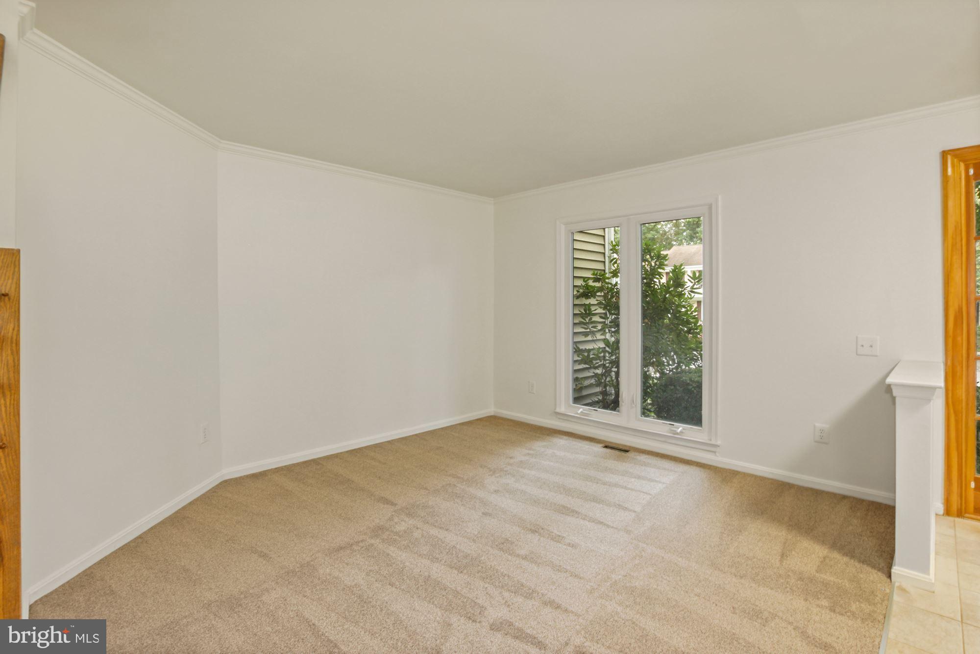 214 Finale Terrace Silver Spring, MD 20901 - Photo 7 of 32 LIVING ROOM VIEW