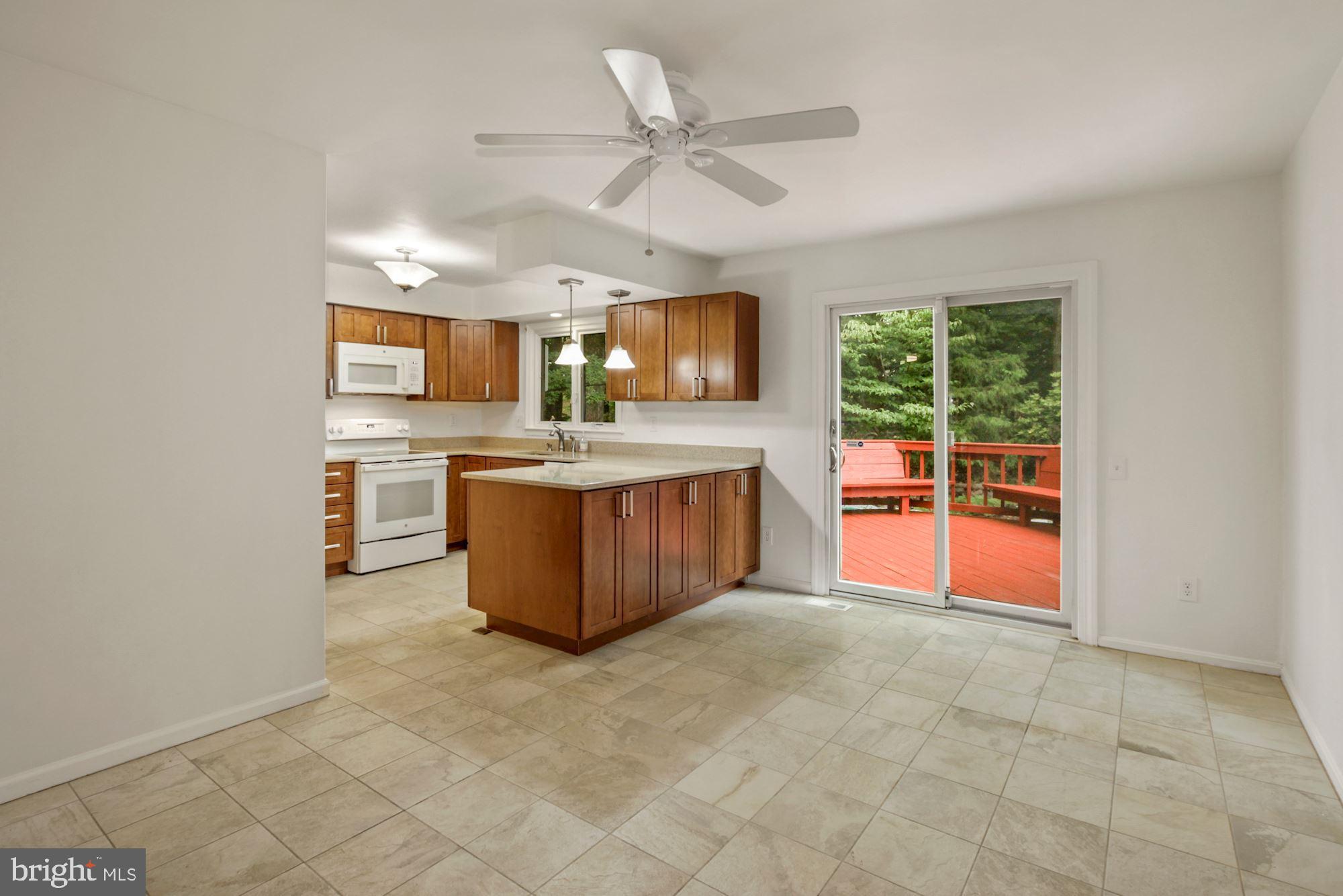214 Finale Terrace Silver Spring, MD 20901 - Photo 8 of 32 DINING ROOM