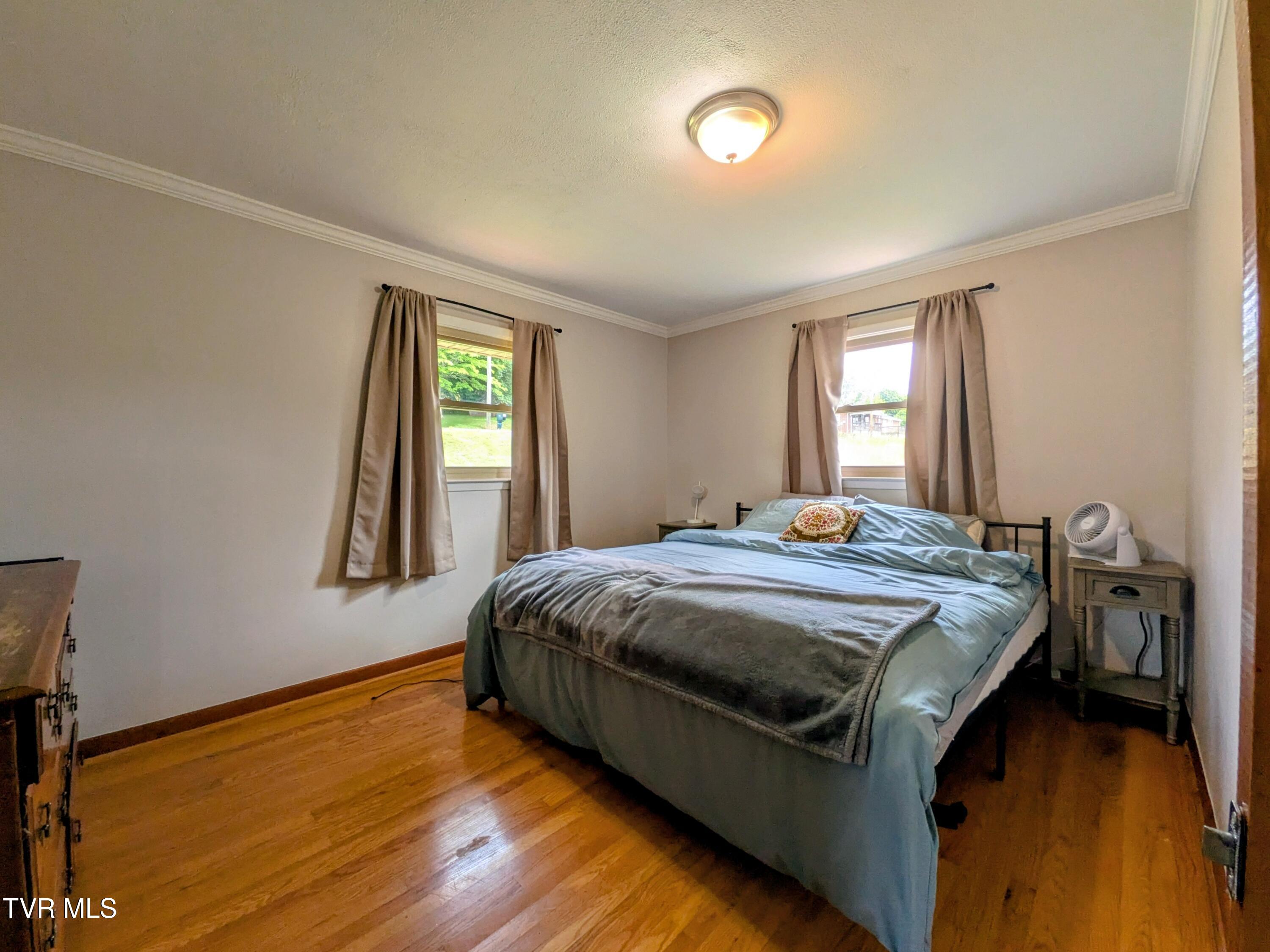 1129 Jackson Hollow Road Kingsport, TN 37663 - Photo 23 of 59 Bedroom2(2)