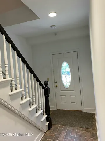 $1,725 | 403 Lake Avenue, Unit 2, Saratoga Springs, NY 12866