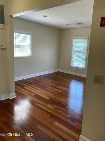 $1,725 | 403 Lake Avenue, Unit 2, Saratoga Springs, NY 12866