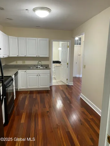 $1,725 | 403 Lake Avenue, Unit 2, Saratoga Springs, NY 12866