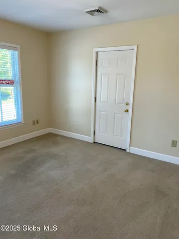 $1,725 | 403 Lake Avenue, Unit 2, Saratoga Springs, NY 12866