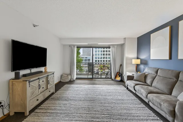 $129,900 | 66 9th Street East, Unit 1313, St. Paul, MN 55101