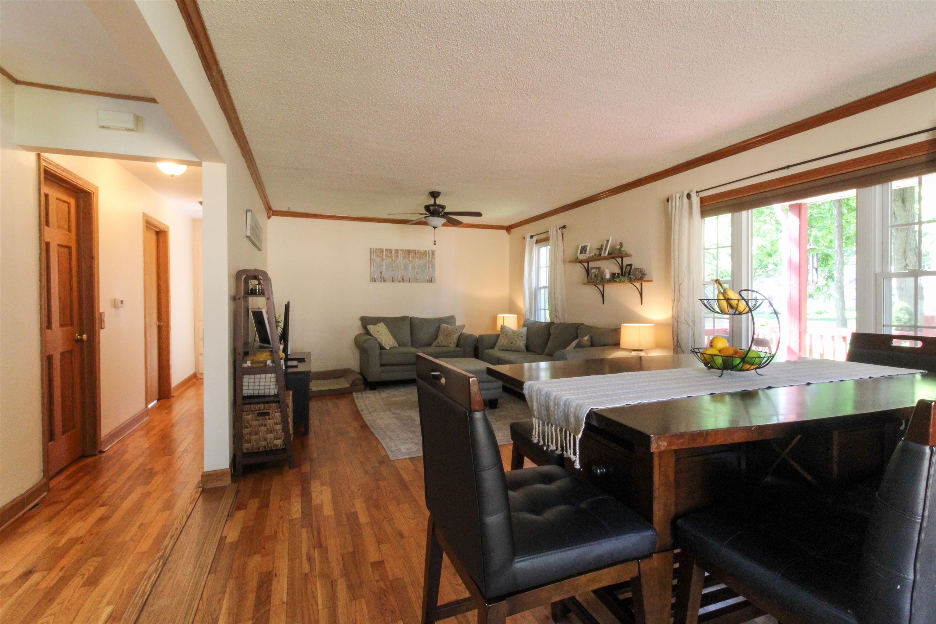 218 East Sugnet Road Midland, MI 48642 - Photo 7 of 19 1903190-6.JPG