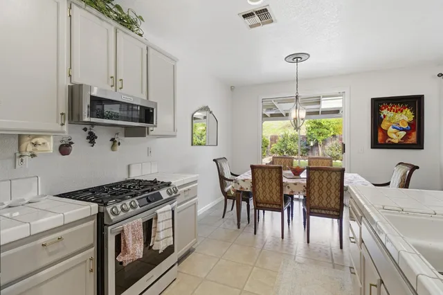 $565,000 | 1584 Gateway Drive, West Sacramento, CA 95691