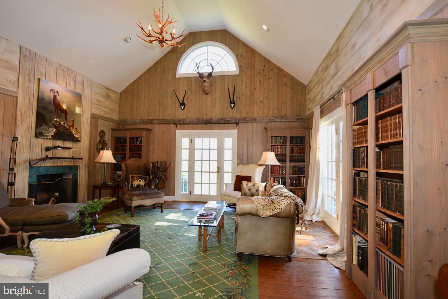 124 Rolling Road Sperryville, VA 22740 - Photo 11 of 37 Living Room