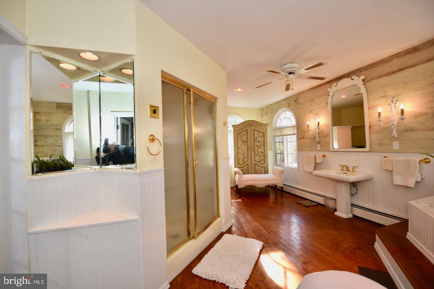 124 Rolling Road Sperryville, VA 22740 - Photo 17 of 37 Master Bath