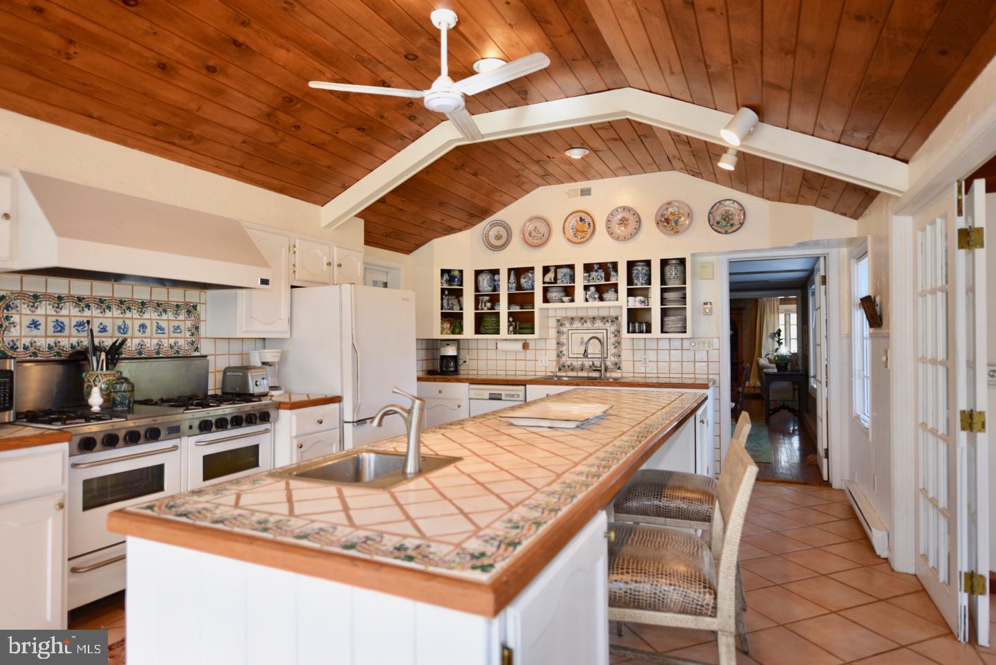 124 Rolling Road Sperryville, VA 22740 - Photo 7 of 37 Kitchen to Dining Room