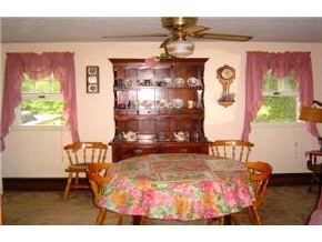 40 Kingston Road Plaistow, NH 03865 - Photo 4 of 5 Gallery Image 4
