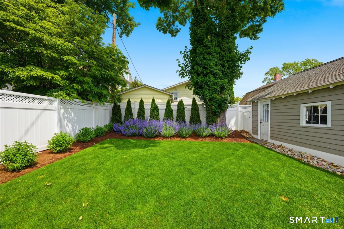 97 East Wharf Road Madison, CT 06443 - Photo 8 of 36