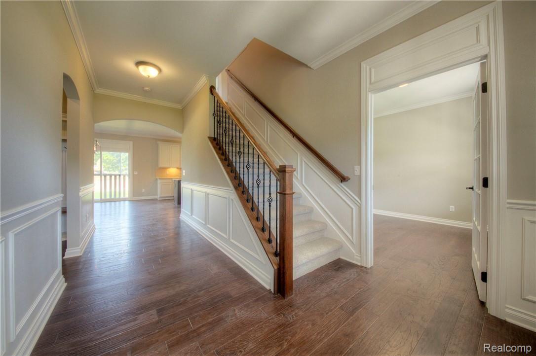 2445 Walnut View Drive Howell, MI 48855 - Photo 9 of 45 930A0160_1_2.jpg