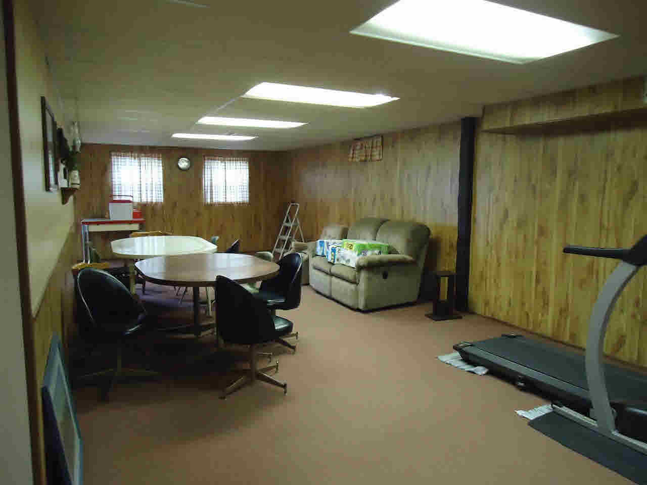 2100 School House Road Vincennes, IN 47591 - Photo 7 of 12 Gallery Image 7