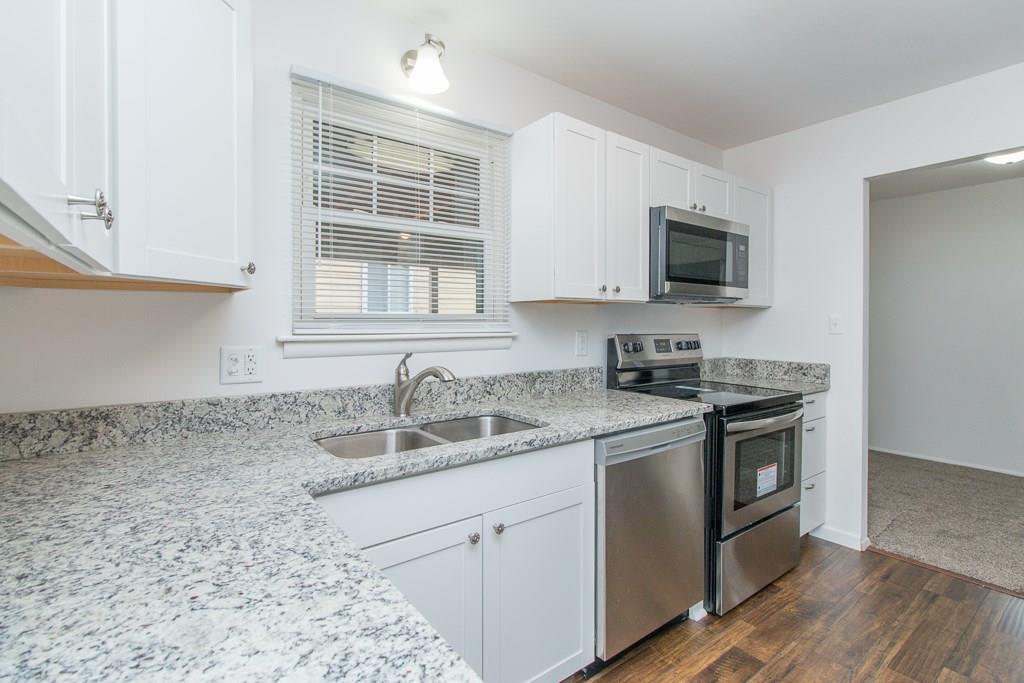 349 South Kenmore Road Indianapolis, IN 46219 - Photo 9 of 28 Gallery Image 9