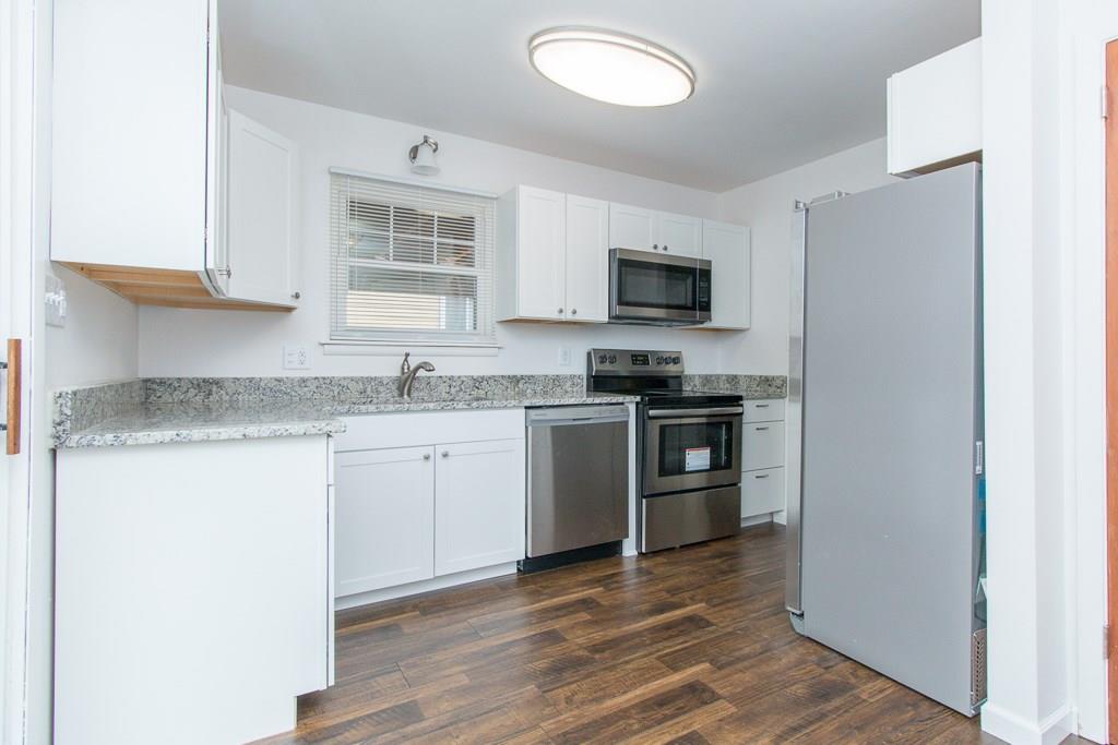 349 South Kenmore Road Indianapolis, IN 46219 - Photo 10 of 28 Gallery Image 10