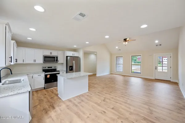$299,900 | 50 Derek Drive, Lexington, TN 38351